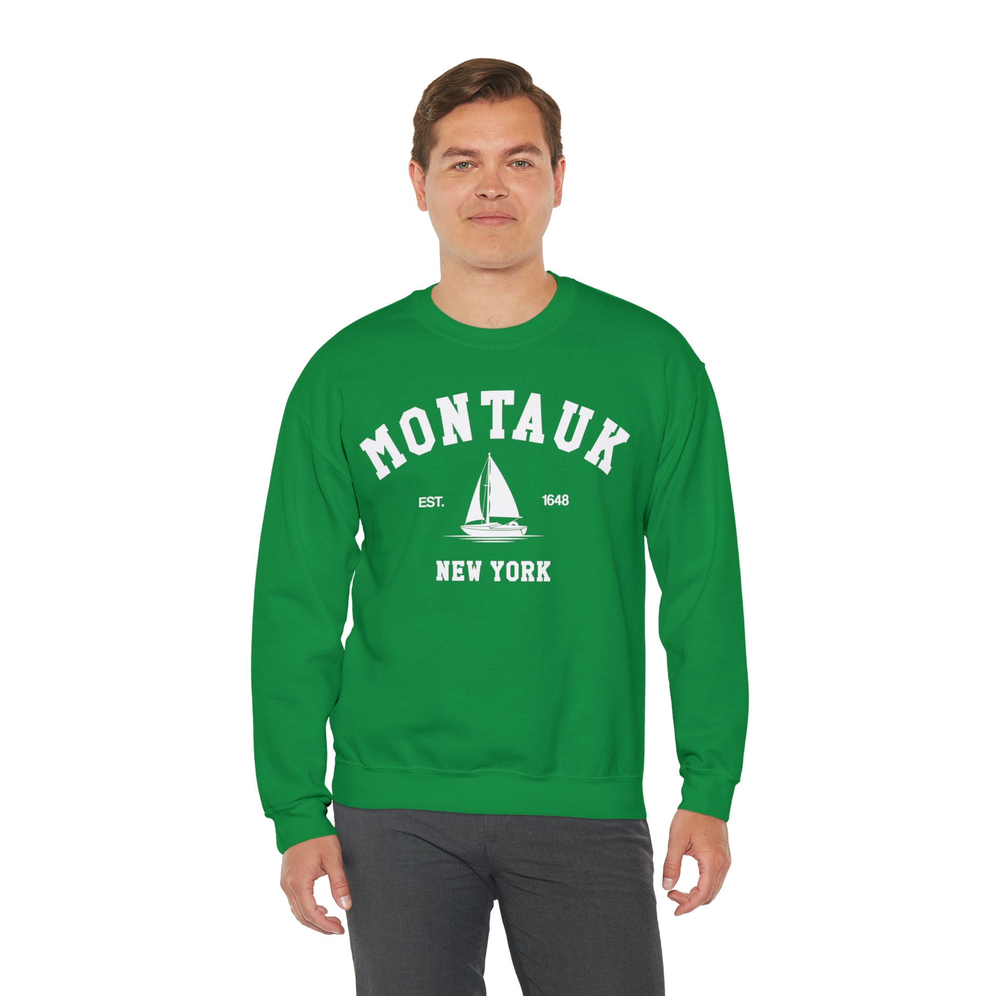 Montauk Sweatshirt, Vintage Hamptons New York NY Sailing Boating Beach Town Graphic Crewneck Sweater Jumper Pullover Men Women Aesthetic Top Starcove Fashion