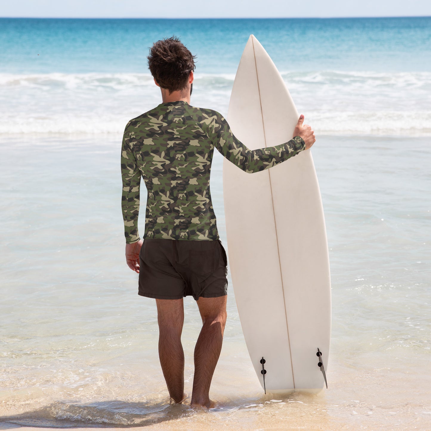 Camo Men Rash Guard, Green Camouflage Print Surf Long Sleeve Swim Shirt Swimwear Sun Beach Designer Wet Suit Army Protection 40 UPF